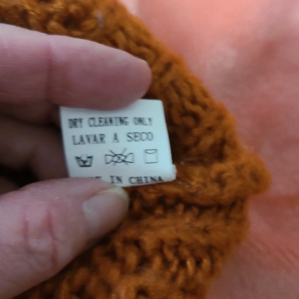 Sweater - Picture 5 of 6